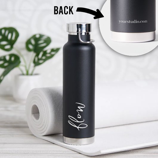 Yogastudio waterfles met Flow-script in het zwart
