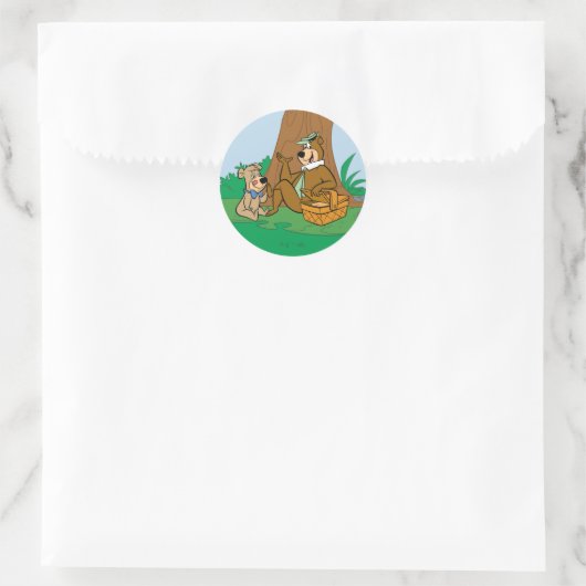 Yogi Beer en Boo-Boo picknick snack Ronde Sticker (Tas)