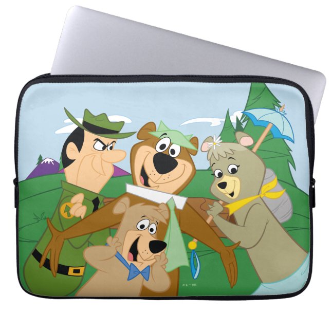Yogi Beer en Vrienden Framed Forest Afbeelding Laptop Sleeve (Voorkant)
