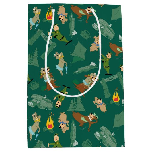 Yogi Beer en vrienden Jellystone Park Camp Pattern Medium Cadeauzakje (Voorkant)