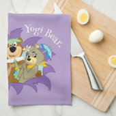 Yogi Beer en vrienden verrassen Theedoek (Quarter Fold)