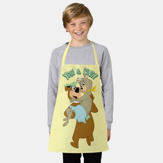 Yogi Beer met Cindy Beer Schort (Gedragen)