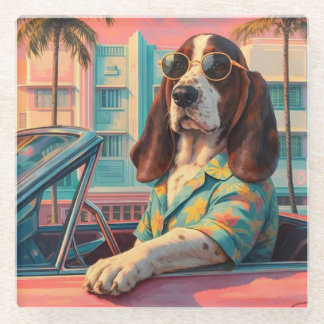 Yogi de Basset Hound die over het strand cruised Glazen Onderzetter