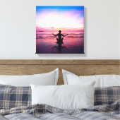 yogi op roze, yoga chakra, hart chakra's, genezers canvas afdruk (Insitu (Slaapkamer))