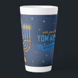 Yom Kippur Latte Mok<br><div class="desc">Yom Kippur als je koffie een latte drink,  niet slechts een beetje,  dan is deze mok voor je! Stijlvol en klaar voor uw aanpassingen,  zal het gemakkelijk een essentieel onderdeel van uw dag worden.</div>