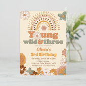 Yong Wild Drie Regenboog 3e Verjaardag uitnodiging (Staand voorkant)