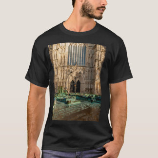 York Minster (kathedraal) en model op voorgrond L T-shirt