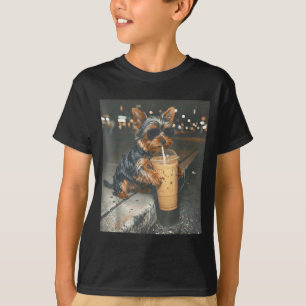 Yorkie drinkt ijskoffie grappige dieren meme hond t-shirt