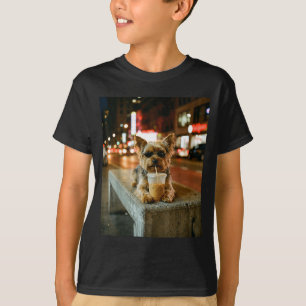 Yorkie drinkt ijskoude koffie grappige dieren meme t-shirt