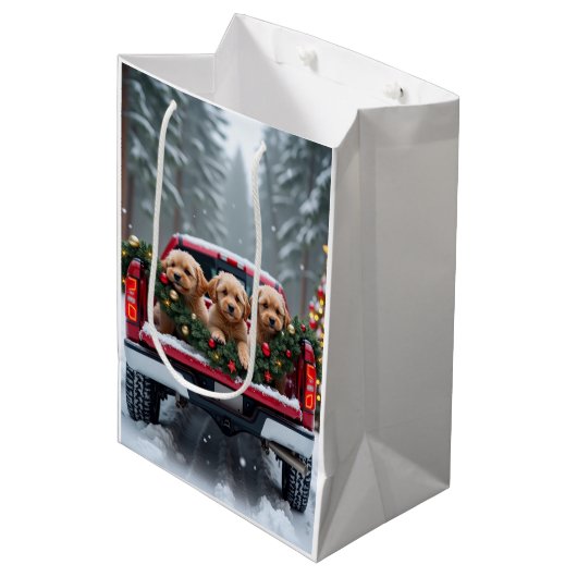 Yorkipoo Christmas Red Truck Holiday Gift Medium Cadeauzakje (Voorkant Gekanteld)