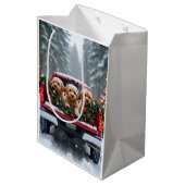 Yorkipoo Christmas Red Truck Holiday Gift Medium Cadeauzakje (Achterkant Gekanteld)