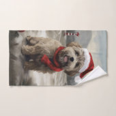 Yorkipoo-hond in sneeuw met Kerstmis Bad Handdoek (Handdoek)