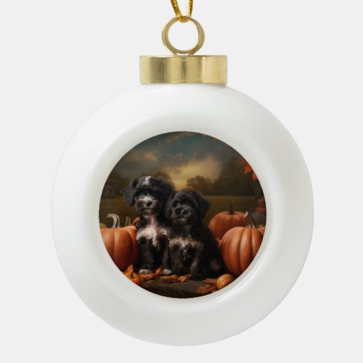Yorkipoo Puppy Herfst Delight Pompoen Keramische Bal Ornament (Voorkant)