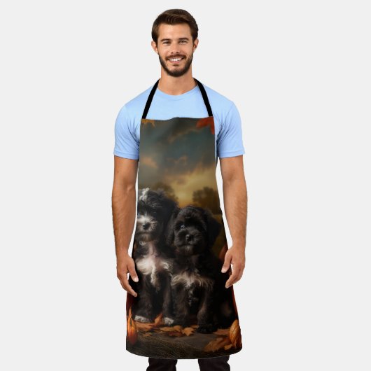 Yorkipoo Puppy Herfst Delight Pompoen Schort (Gedragen)