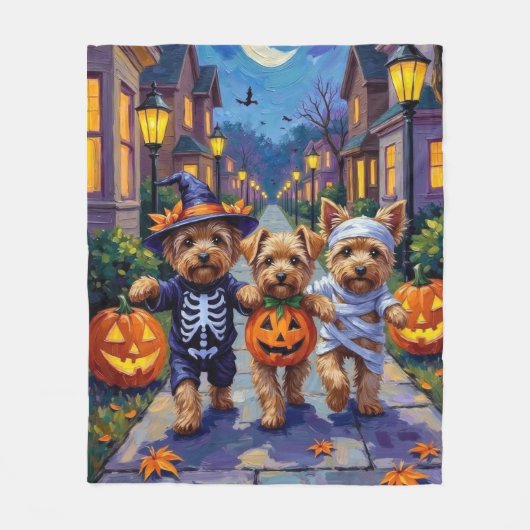 Yorkipoo Trick-or-Treating in Halloween Costumes Fleece Deken (Voorkant)