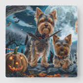 Yorkshire Terrier Halloween Griezelig Vierkante Klok (Voorkant)