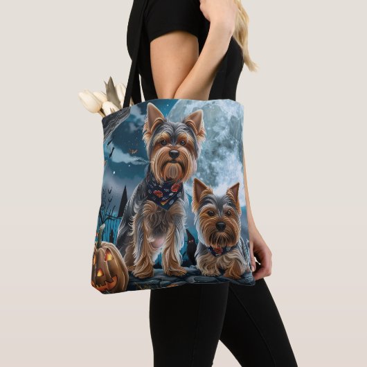 Yorkshire Terrier Halloween Spooky Tote Bag (Dichtbij)