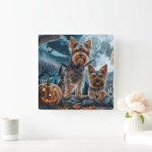 Yorkshire Terrier Halloween Spooky Vierkante Klok (Huis)
