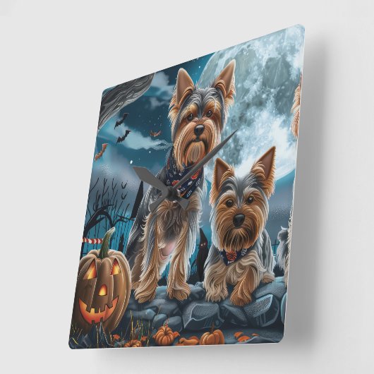 Yorkshire Terrier Halloween Spooky Vierkante Klok (Hoek)