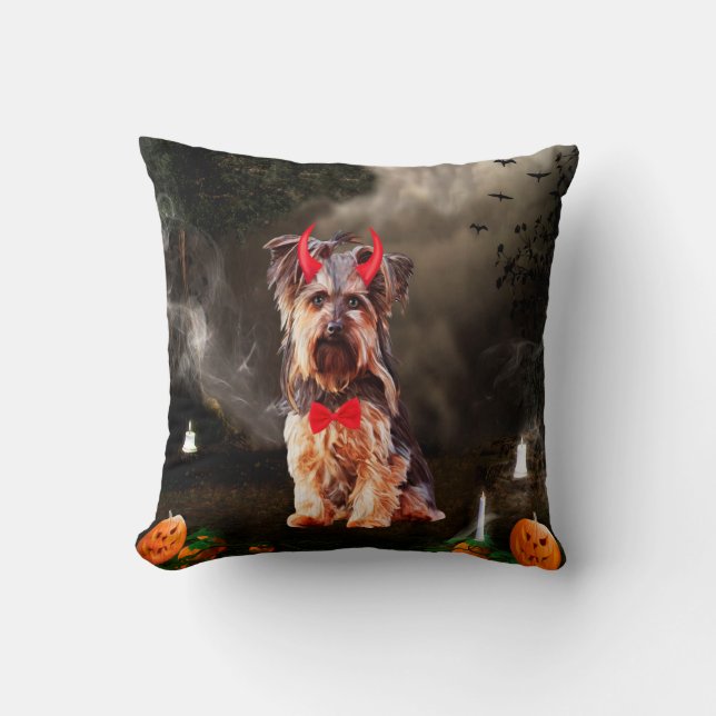 Yorkshire Terrier Hond in Halloween Kostuum Kussen (Voorkant)
