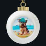 Yorkshire Terrier Hond op het strand Keramische Bal Ornament<br><div class="desc">Een Yorkshire Terrier dog zittend op het strand is een perfect cadeau idee voor iemand die van dit hondenras houdt.</div>