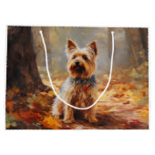 Yorkshire Terrier in de herfst laat Herfst inspire Groot Cadeauzakje (Achterkant)