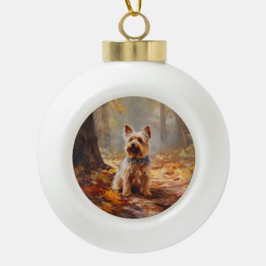 Yorkshire Terrier in de herfst laat Herfst inspire Keramische Bal Ornament (Voorkant)