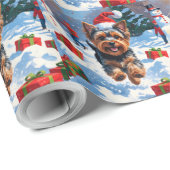 Yorkshire Terrier in de sneeuw met kerstmuts Cadeaupapier (Rol Hoek)