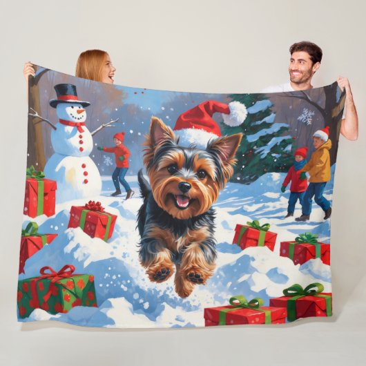 Yorkshire Terrier in de sneeuw met kerstmuts Fleece Deken (In situ)