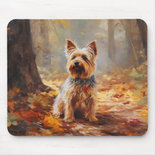 Yorkshire Terrier in herfstbladeren val inspireert Muismat (Voorkant)