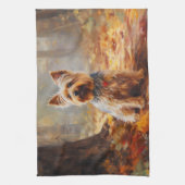 Yorkshire Terrier in herfstbladeren val inspireert Theedoek (Verticaal)