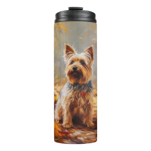 Yorkshire Terrier in herfstbladeren val inspireert Thermosbeker (Voorkant)