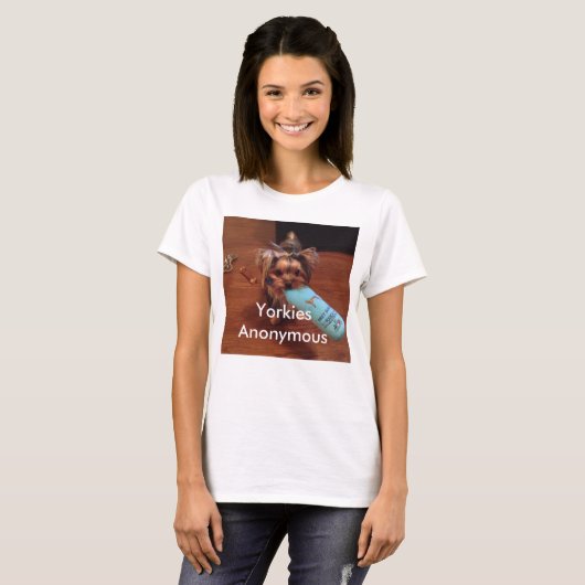 Yorkshire Terrier met de naam Tee Shirt (Voorkant volledig)