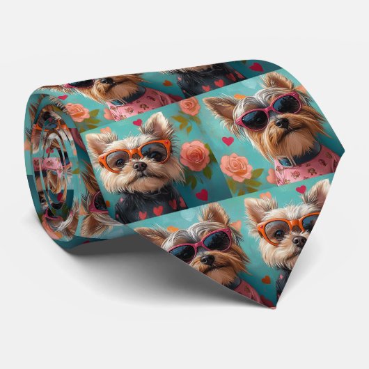 Yorkshire Terrier met Hartrozen Valentijnsdag Stropdas (Opgerold)