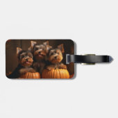 Yorkshire Terrier Pup Autumn Delight Pompoen  Bagagelabel (Achterkant horizontaal)