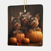 Yorkshire Terrier Puppy Herfst Delight Pompoen Keramisch Ornament (Links)