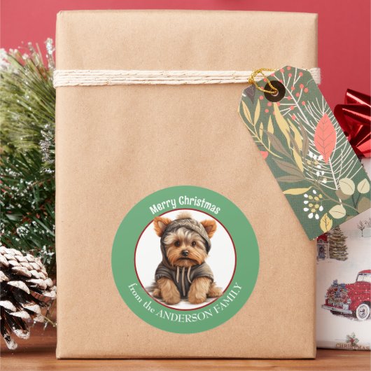 Yorkshire Terrier Puppy in Winter Hoodie Kerstmis Ronde Sticker (Feestdagen)