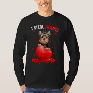 Yorkshire Terrier steelt harten Knuffelige hond kn T-shirt