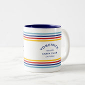 Yosemite Cabin Club Custom Crest Park Stripe Tweekleurige Koffiemok (Voorkant rechts)