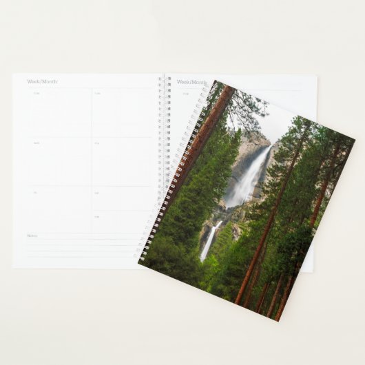 Yosemite Falls door het bos Planner (Display)