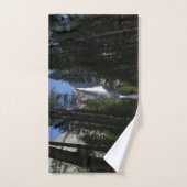 Yosemite Falls en bossen Handdoek (Handdoek)