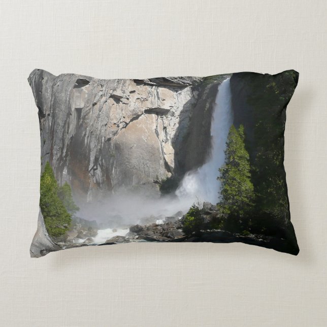Yosemite Lower Falls bij Lower Yosemite Falls Trai Decoratief Kussen (Voorkant)