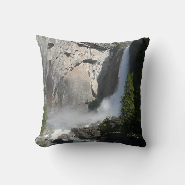 Yosemite Lower Falls bij Lower Yosemite Falls Trai Kussen (Voorkant)