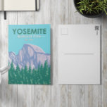 Yosemite National Park Half Dome California Briefkaart<br><div class="desc">Ontwerp van uw vectorillustraties. Het park is beroemd om zijn reusachtige,  eeuwenoude aardbevingen,  en voor het Uitzicht van de Tunnel,  het iconische vista van het tornen van de Herfst van Bridalveil en de graniet-kliffen van El Capitan en Half Dome.</div>