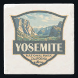 Yosemite National Park Illustratie Retro Badge Stenen Onderzetter<br><div class="desc">Ontwerp van uw vectorillustraties. Het park is beroemd om zijn reusachtige,  eeuwenoude aardbevingen,  en voor het Uitzicht van de Tunnel,  het iconische vista van het tornen van de Herfst van Bridalveil en de graniet-kliffen van El Capitan en Half Dome.</div>