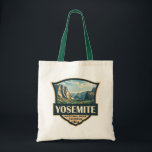 Yosemite National Park Illustratie Retro Badge Tote Bag<br><div class="desc">Ontwerp van uw vectorillustraties. Het park is beroemd om zijn reusachtige,  eeuwenoude aardbevingen,  en voor het Uitzicht van de Tunnel,  het iconische vista van het tornen van de Herfst van Bridalveil en de graniet-kliffen van El Capitan en Half Dome.</div>