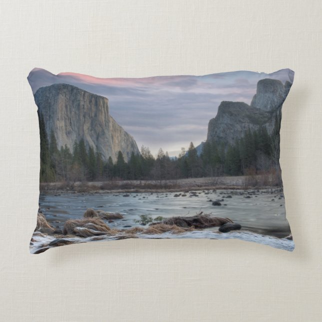 Yosemite Valley Decoratief Kussen (Voorkant)