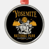 Yosemite Woodland Scenery with Retro Wolf Metalen Ornament (Voorkant)