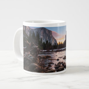 Yosemite's poorten van de vallei grote koffiekop