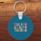 You Can Do Hard Things Groovy Retro Motivational Q Sleutelhanger (Voorkant)